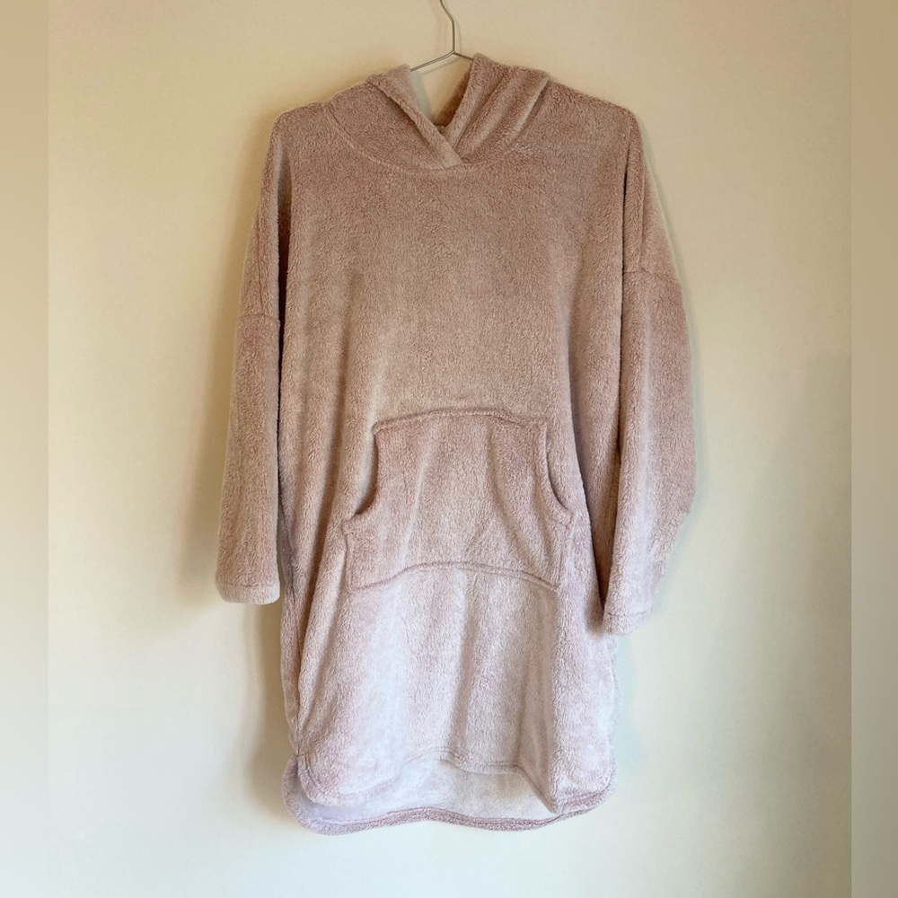 EUC Denver Hayes Women's Plush Velour Hooded Night Shirt